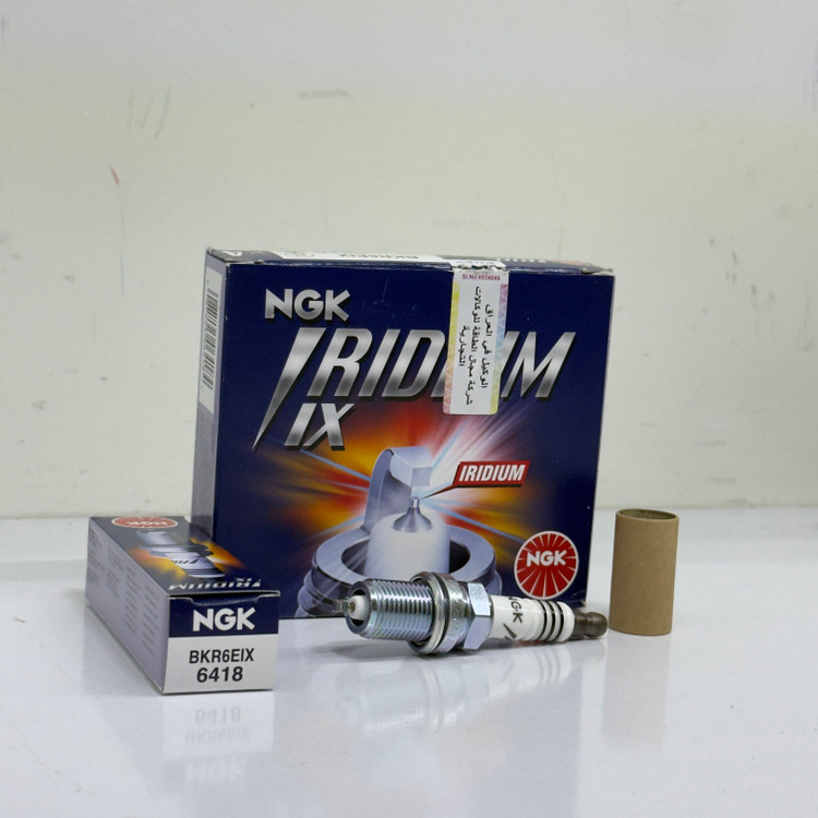 شمع NGK سوزنی ایریدیوم کد ۶ پایه کوتاه کد 6418